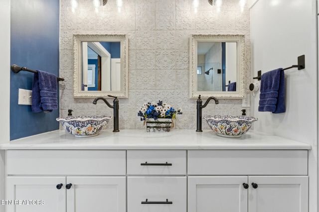 318 Buckhorn Way, Loudon, TN 37774