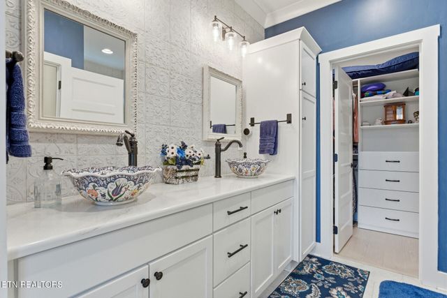 318 Buckhorn Way, Loudon, TN 37774