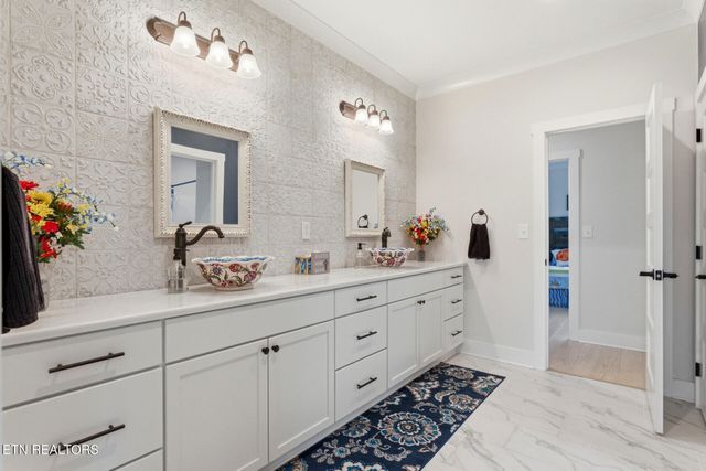 318 Buckhorn Way, Loudon, TN 37774