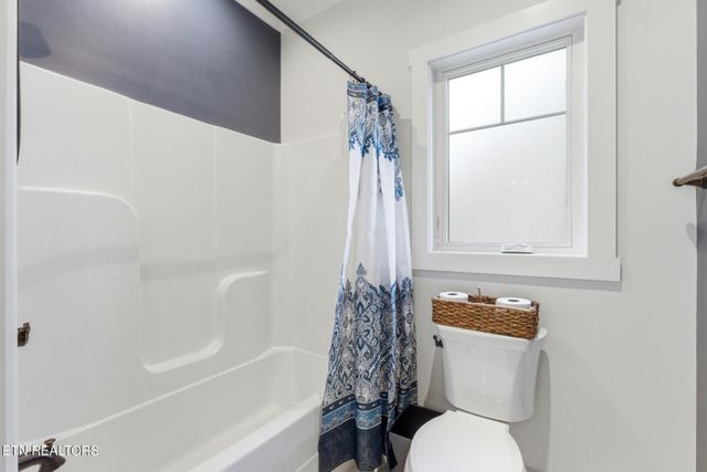 318 Buckhorn Way, Loudon, TN 37774