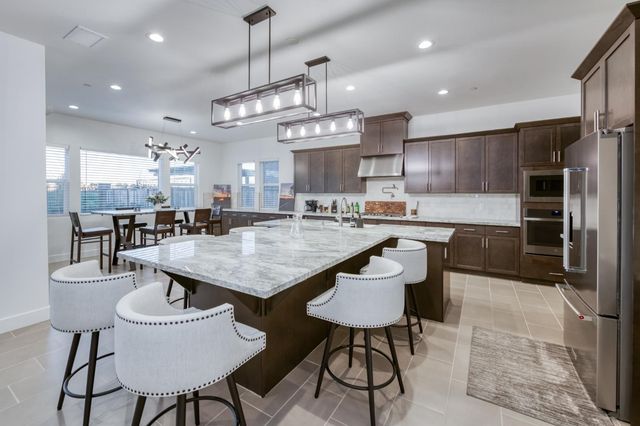 1042 Beaver Pond Loop, Madera, CA 93636