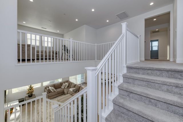 1042 Beaver Pond Loop, Madera, CA 93636