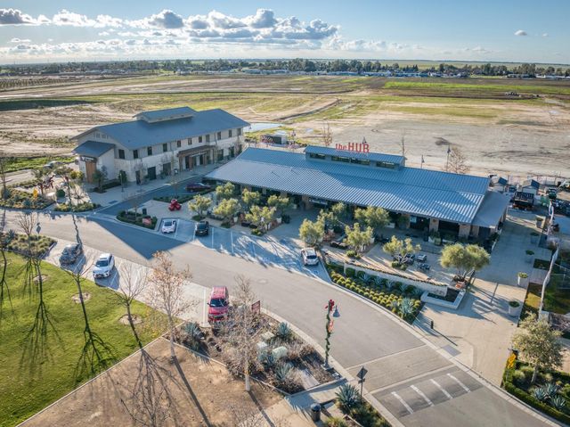 1042 Beaver Pond Loop, Madera, CA 93636