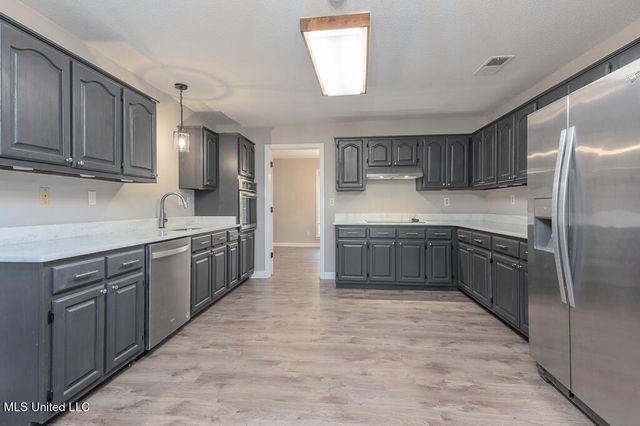 2730 Beaver Head Drive, Nesbit, MS 38651