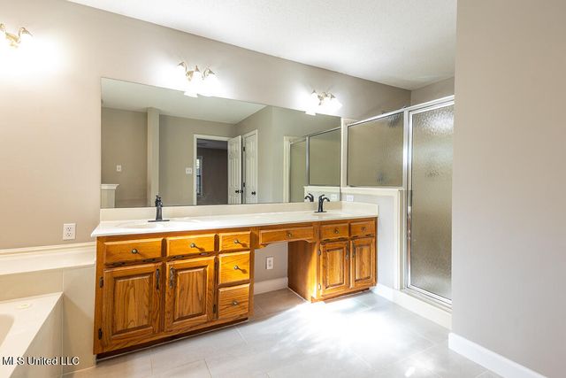 2730 Beaver Head Drive, Nesbit, MS 38651