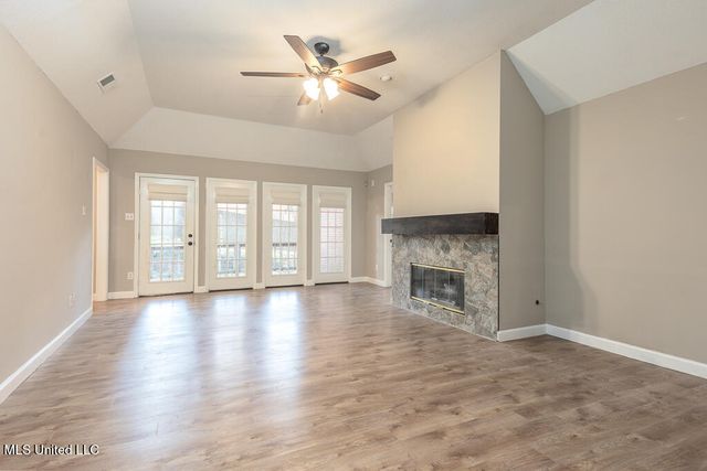 2730 Beaver Head Drive, Nesbit, MS 38651