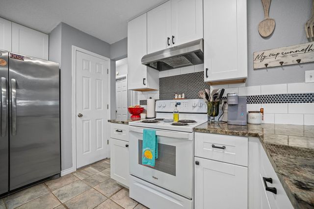 2302 Memorial Pkwy, Portland, TX 78374