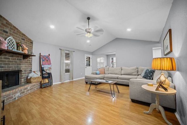 2302 Memorial Pkwy, Portland, TX 78374