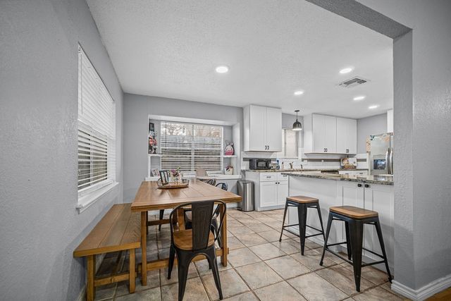 2302 Memorial Pkwy, Portland, TX 78374