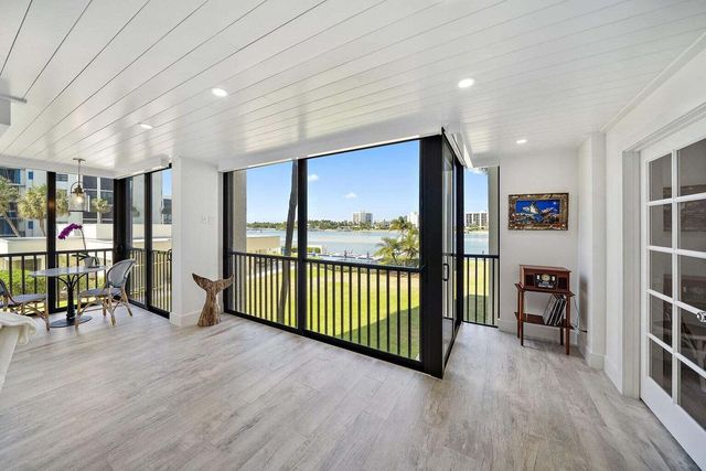 19800 S Sandpointe Bay Drive 210, Tequesta, FL 33469