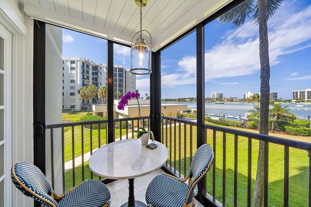 19800 S Sandpointe Bay Drive 210, Tequesta, FL 33469