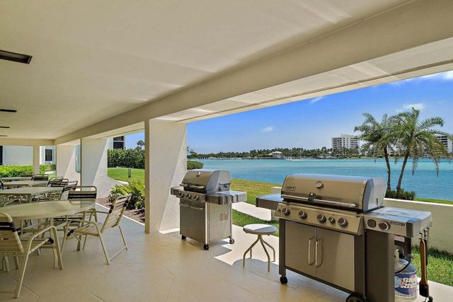 19800 S Sandpointe Bay Drive 210, Tequesta, FL 33469