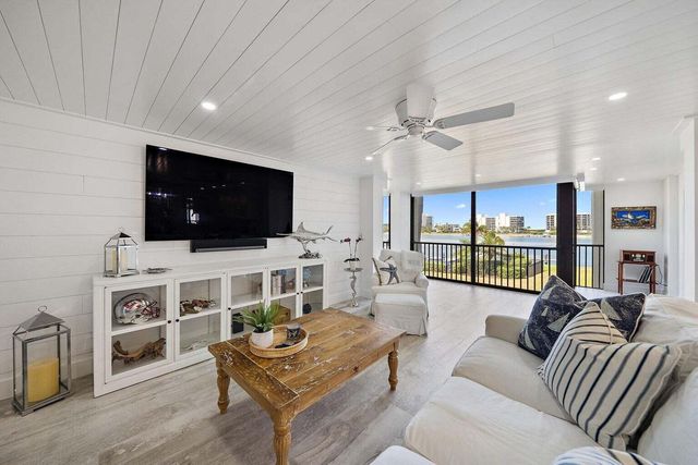 19800 S Sandpointe Bay Drive 210, Tequesta, FL 33469