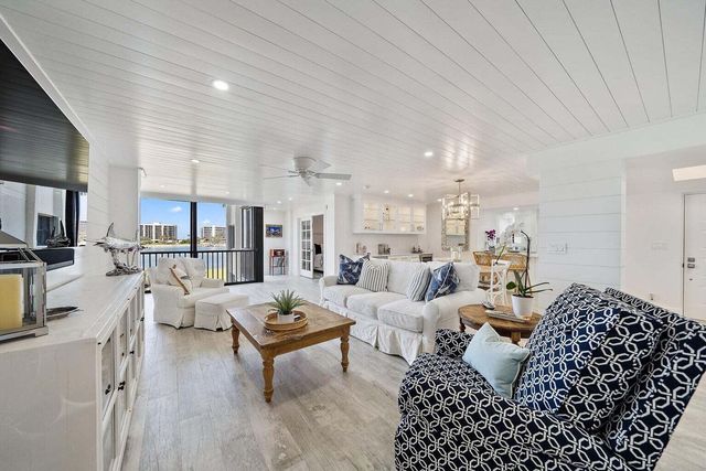 19800 S Sandpointe Bay Drive 210, Tequesta, FL 33469