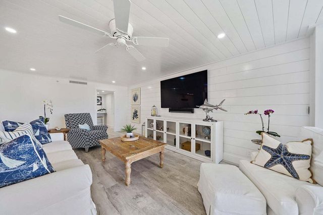 19800 S Sandpointe Bay Drive 210, Tequesta, FL 33469