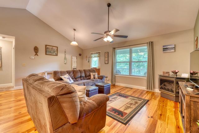 2270 Valley View Drive, Hiawassee, GA 30546