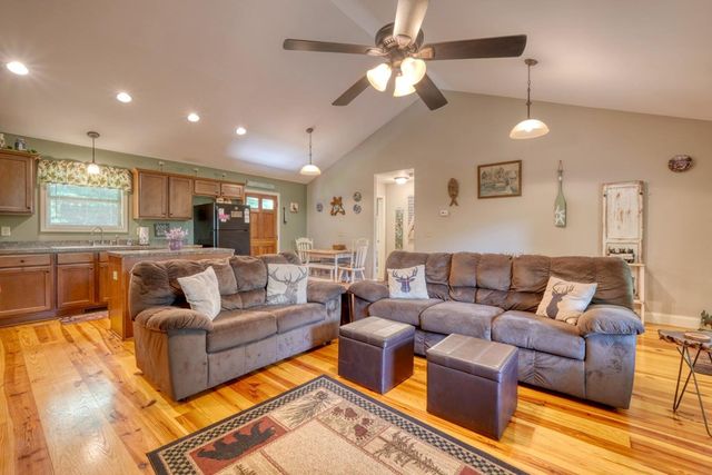 2270 Valley View Drive, Hiawassee, GA 30546