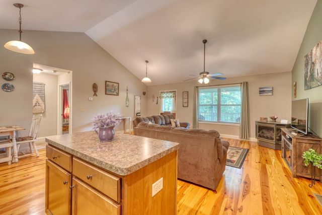 2270 Valley View Drive, Hiawassee, GA 30546