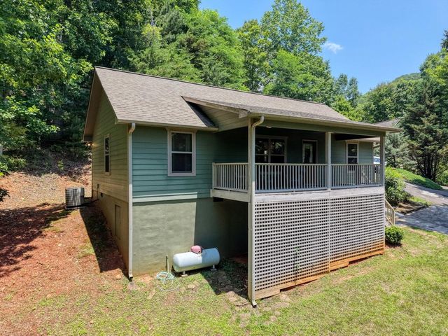 2270 Valley View Drive, Hiawassee, GA 30546