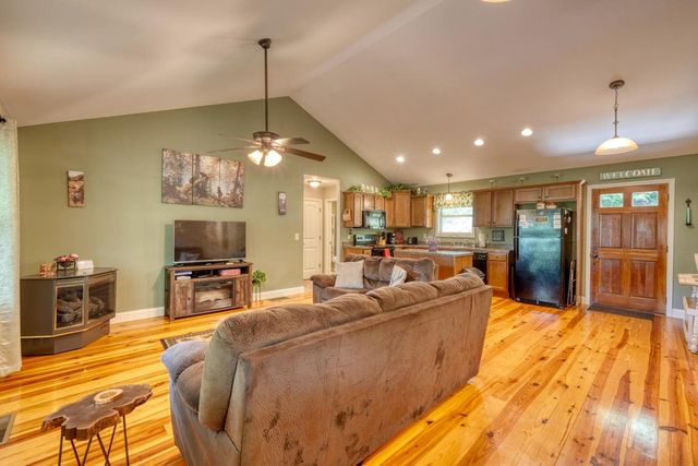 2270 Valley View Drive, Hiawassee, GA 30546