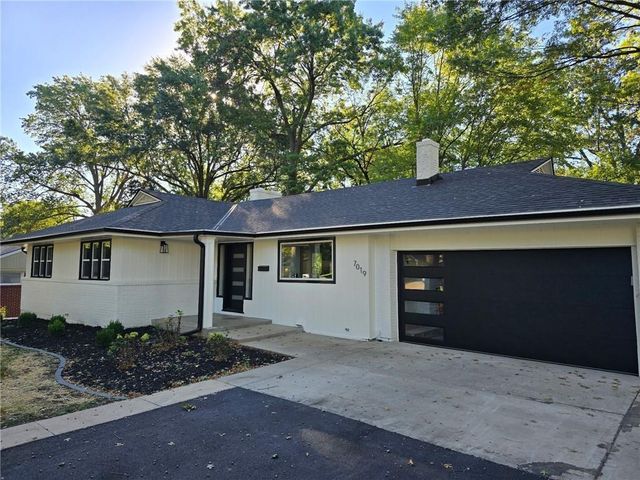 7019 W 69th Terrace, Overland Park, KS 66204
