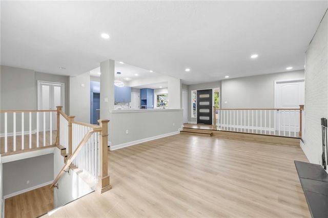 7019 W 69th Terrace, Overland Park, KS 66204