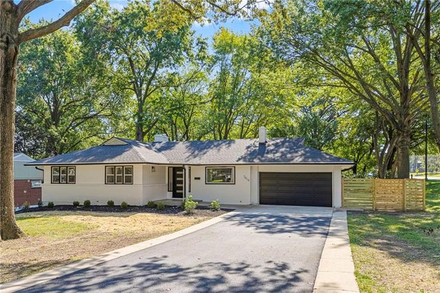 7019 W 69th Terrace, Overland Park, KS 66204