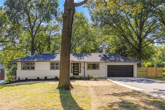 7019 W 69th Terrace, Overland Park, KS 66204