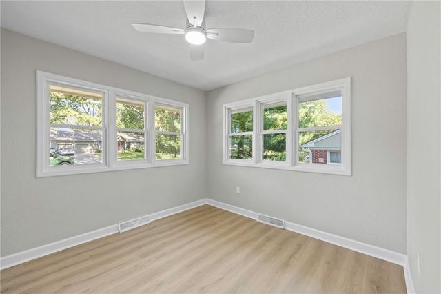 7019 W 69th Terrace, Overland Park, KS 66204