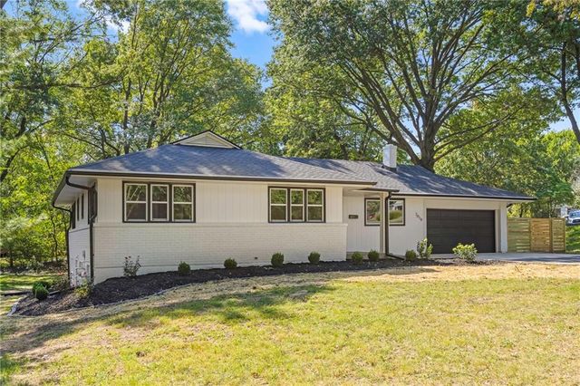 7019 W 69th Terrace, Overland Park, KS 66204