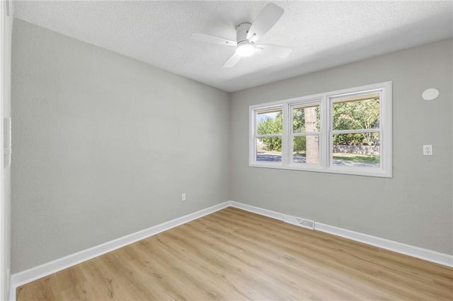 7019 W 69th Terrace, Overland Park, KS 66204