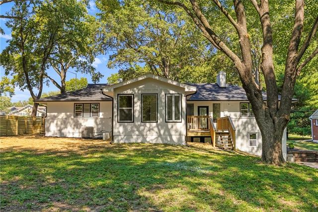 7019 W 69th Terrace, Overland Park, KS 66204