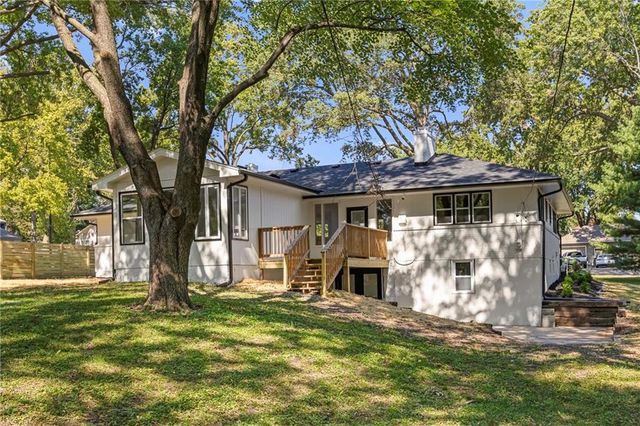 7019 W 69th Terrace, Overland Park, KS 66204