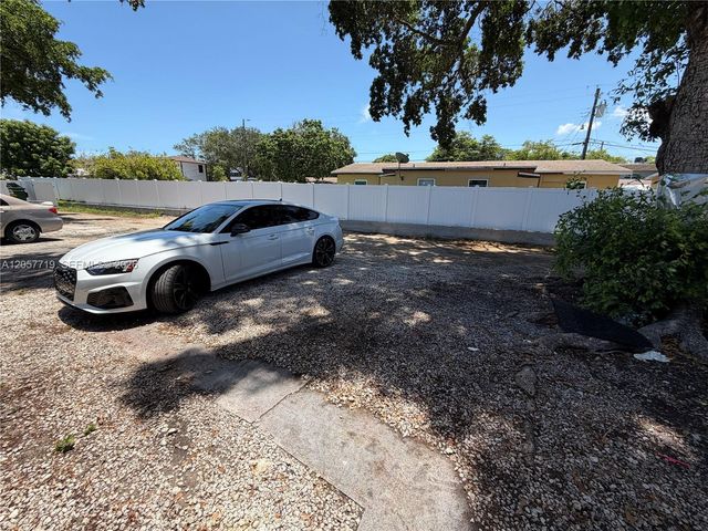 4680 SW 33rd Avenue 16, Dania Beach, FL 33312