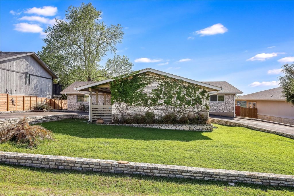 2802 Douglas CV, Lago Vista, TX 78645