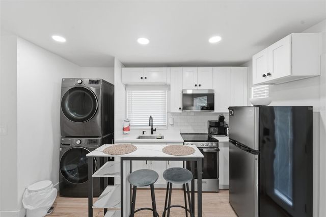 102 W KING STREET, Orlando, FL 32804