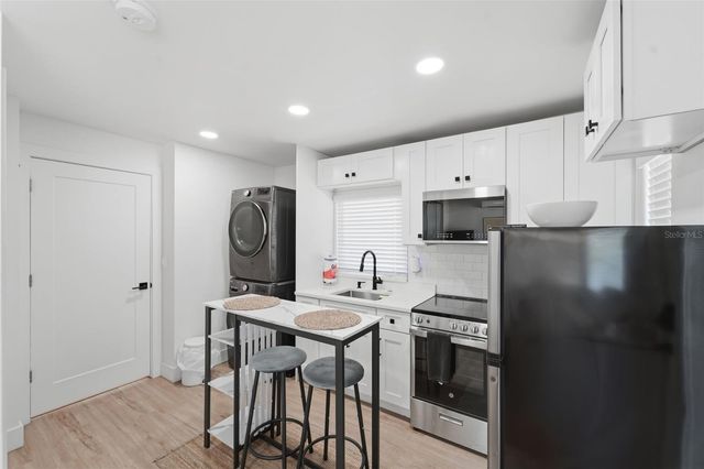 102 W KING STREET, Orlando, FL 32804