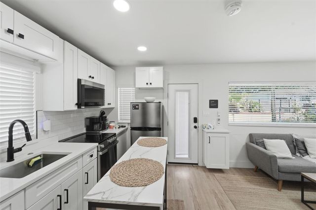 102 W KING STREET, Orlando, FL 32804