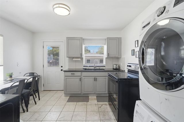 102 W KING STREET, Orlando, FL 32804