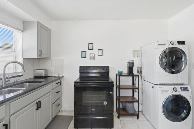 102 W KING STREET, Orlando, FL 32804