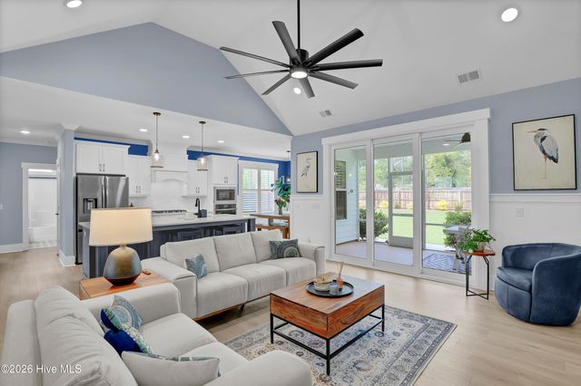 194 Hampton Court, Hampstead, NC 28443