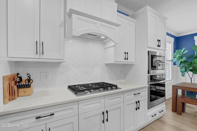 194 Hampton Court, Hampstead, NC 28443