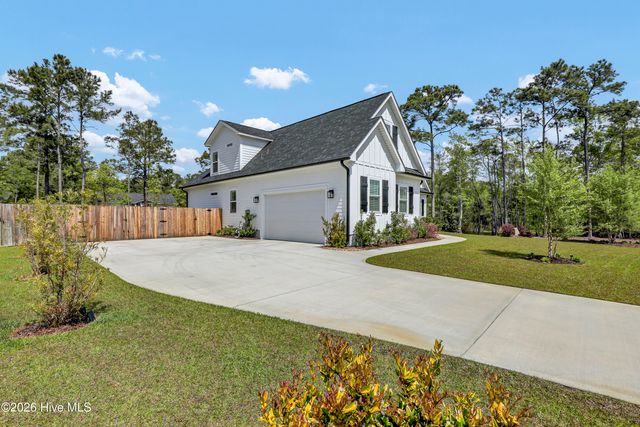 194 Hampton Court, Hampstead, NC 28443