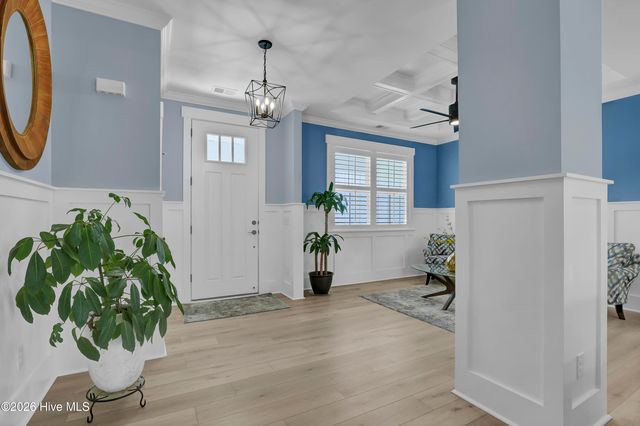 194 Hampton Court, Hampstead, NC 28443