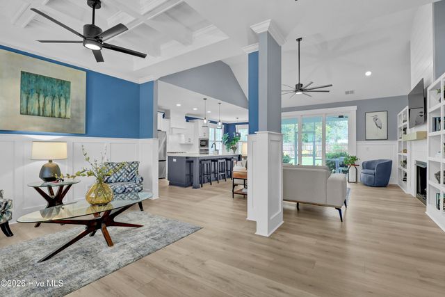 194 Hampton Court, Hampstead, NC 28443