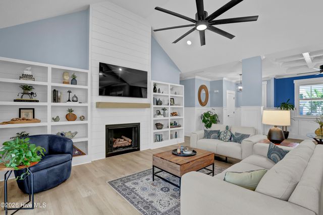 194 Hampton Court, Hampstead, NC 28443