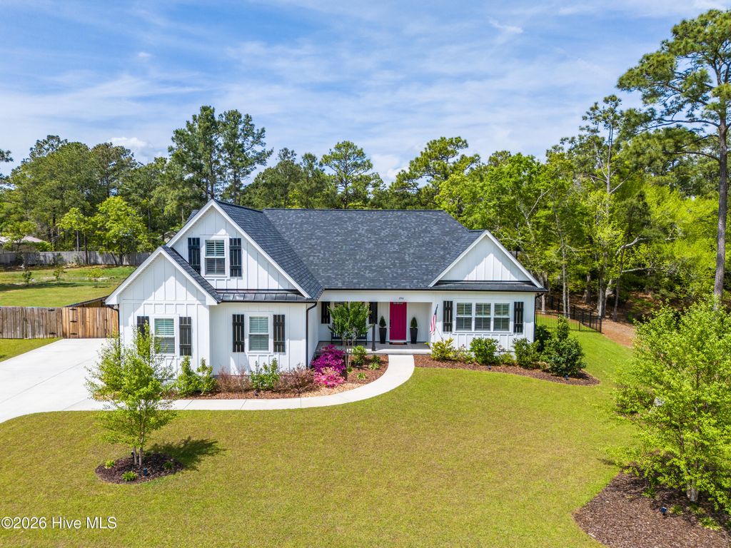 194 Hampton Court, Hampstead, NC 28443