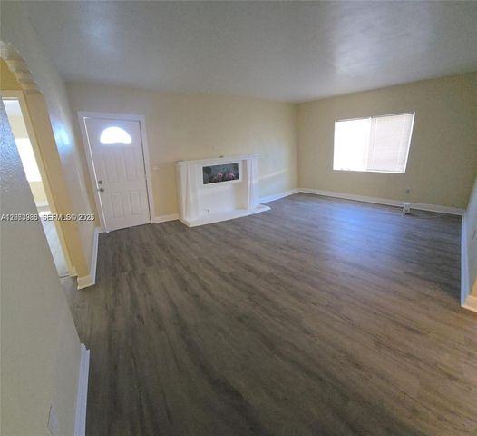 1259 NW 34th Avenue, Miami, FL 33125