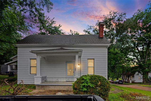 327 N 1st Street, Belleville, IL 62220