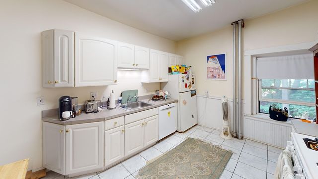 1213 Beacon St 1, Brookline, MA 02446